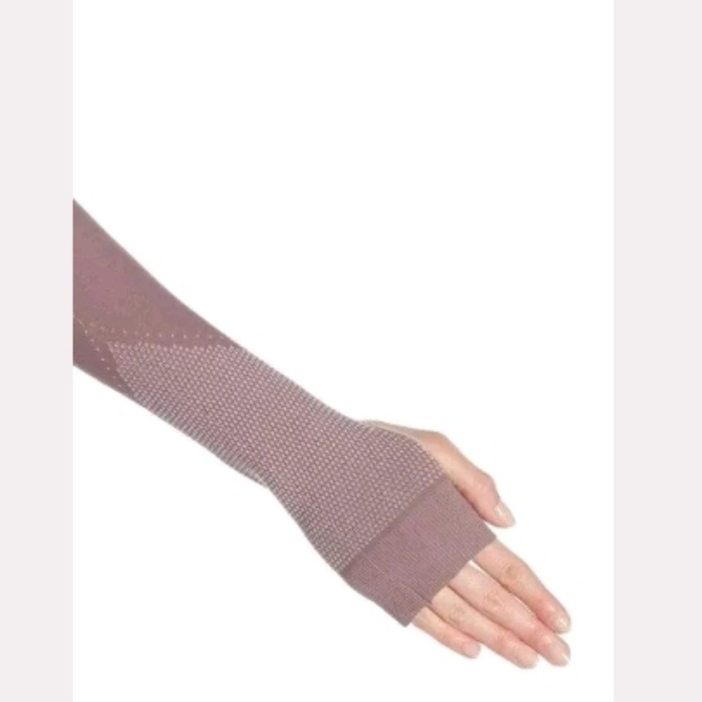 Free People Honeycomb Pullover Zip Top Thumbholes - Picture 7 of 8